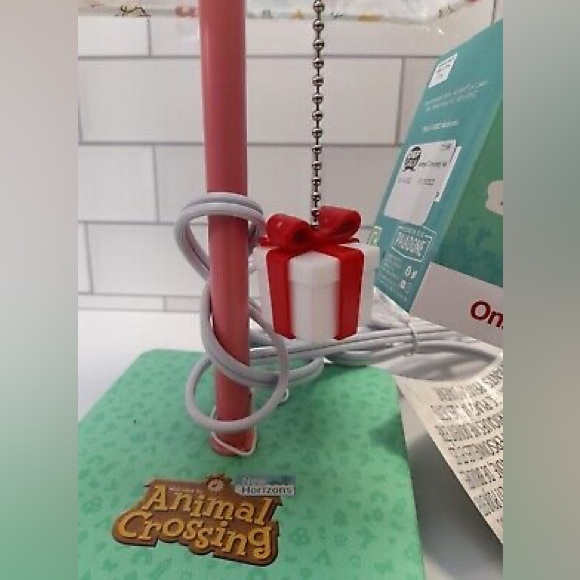 Paladone Brand Nintendo Animal Crossing New Horizons Isabelle Table Lamp NWT - Picture 5 of 7